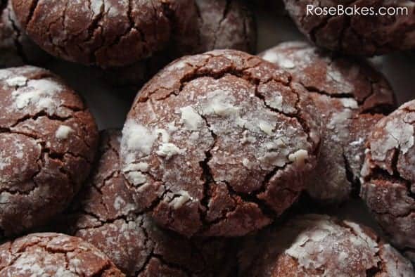 Easy Chocolate Crackle Cookies Close