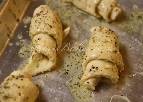 Easy Italian Garlic Parmesan Crescent Rolls 4