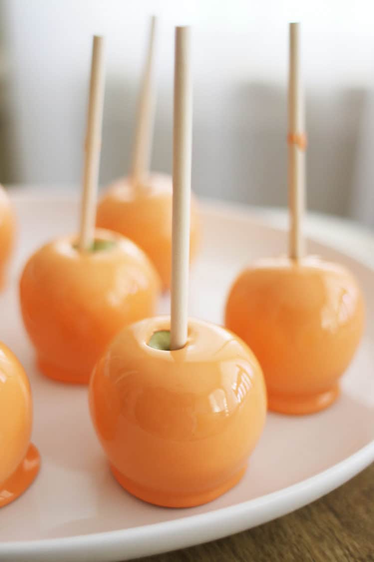 orange candy apples for the orange creamsicle cake party