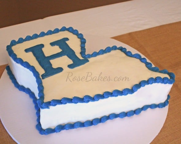 Louisiana state shaped grooms cake 